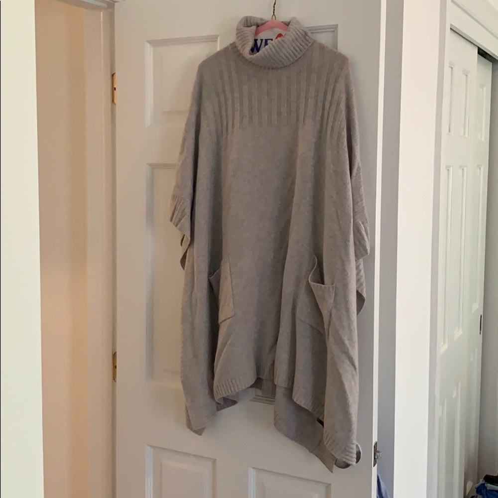 Saks Fifth Ave 100% cashmere poncho, one size